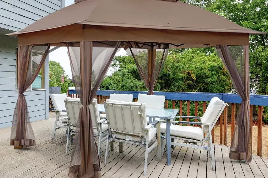 Easy-setup pop-up gazebo